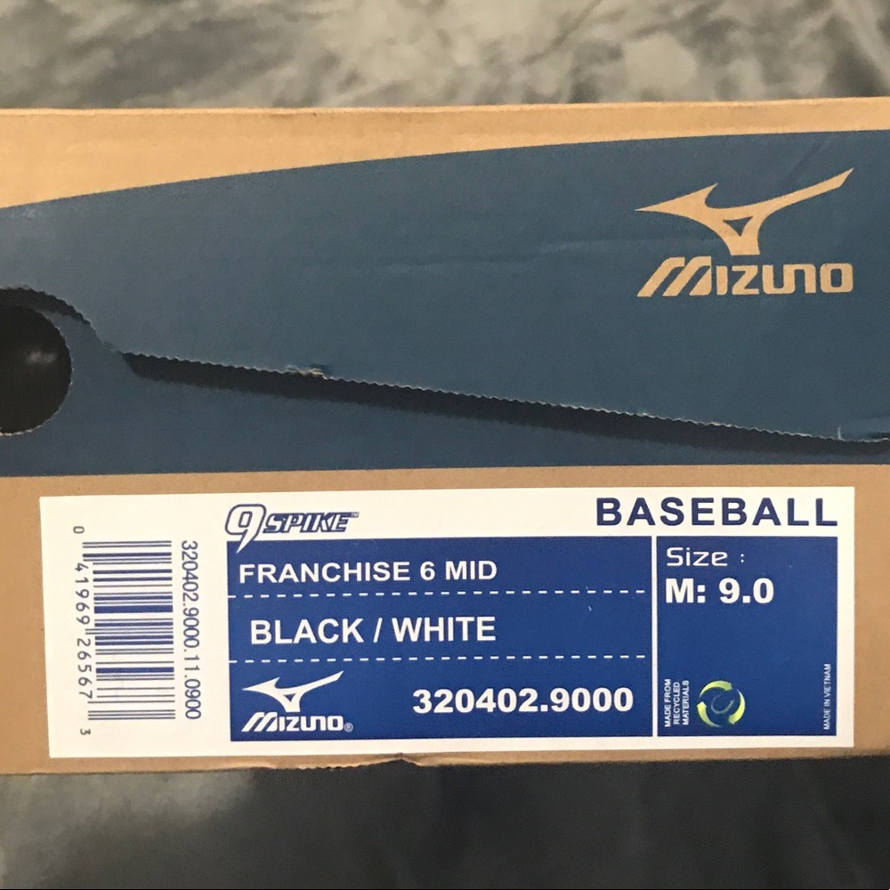 MIZUNO CLEATS